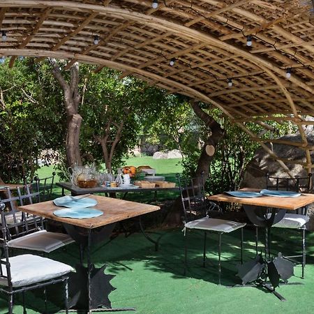 Il Mirto Bed & Breakfast Baja Sardinia Bagian luar foto