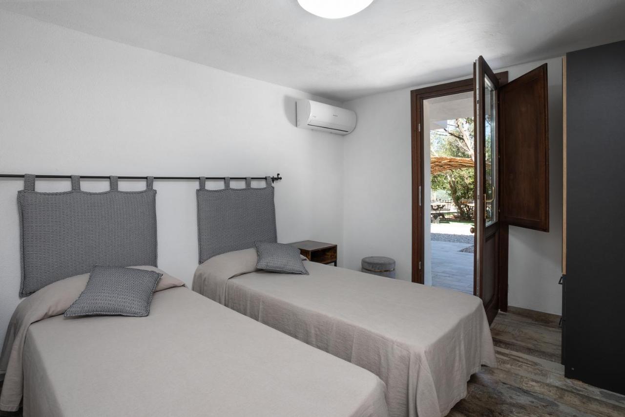 Il Mirto Bed & Breakfast Baja Sardinia Bagian luar foto
