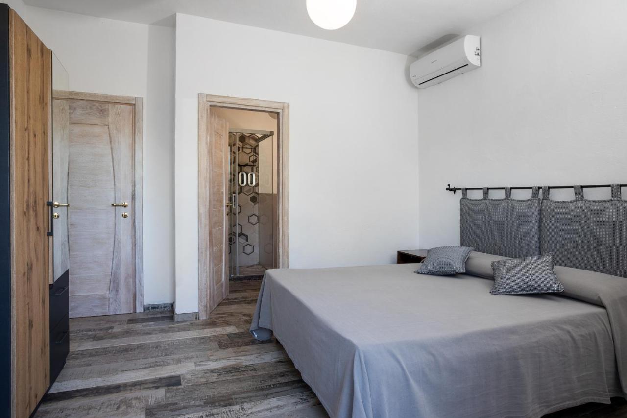 Il Mirto Bed & Breakfast Baja Sardinia Bagian luar foto