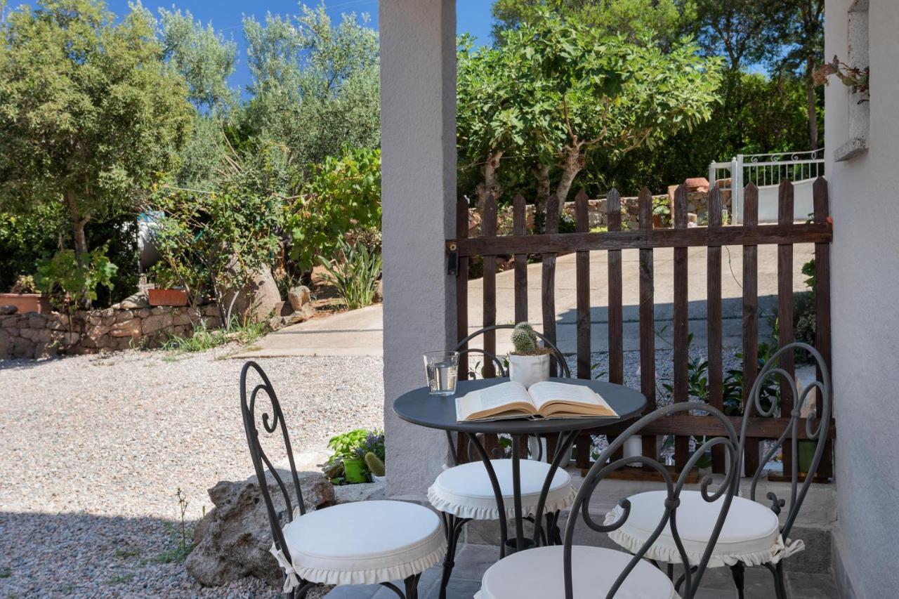 Il Mirto Bed & Breakfast Baja Sardinia Bagian luar foto